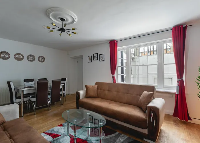 Spacious Apt With Garden In Central London